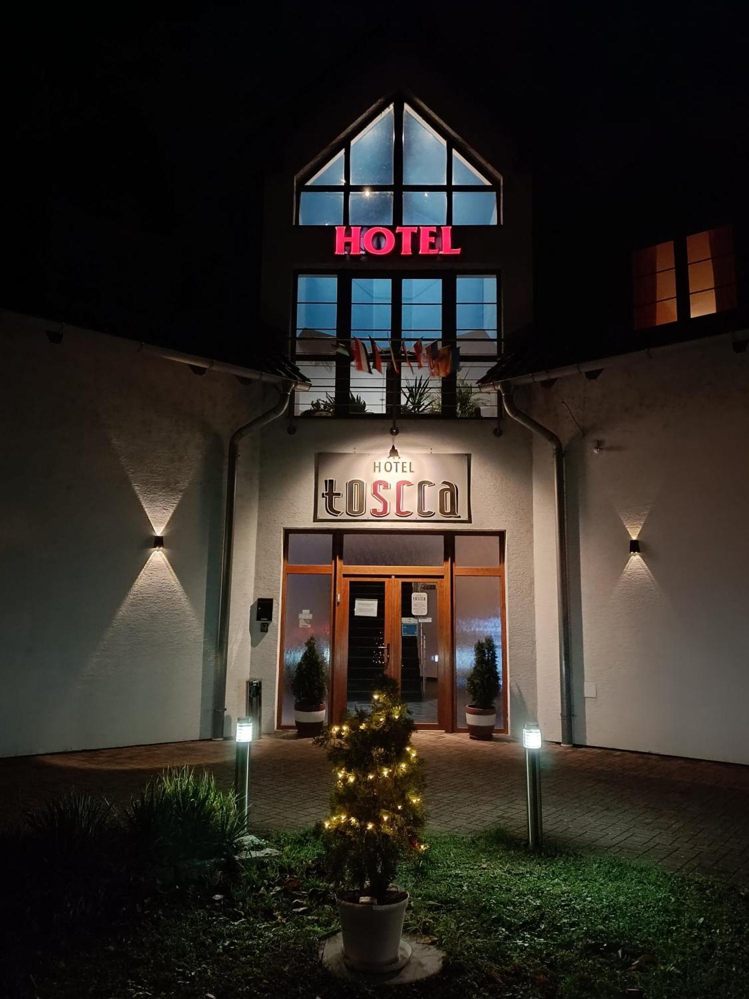 Отель Toscca Челаковице Экстерьер фото